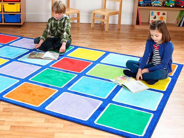 Развивающие коврики для ребенка: какие бывают и как выбирать